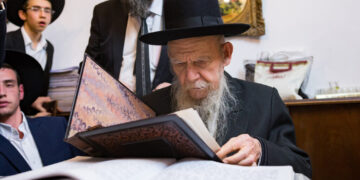 Rabbi Gershon Edelstein, head of the Ponevez Yeshiva, at his home in Bnei Brak, December 19, 2017.