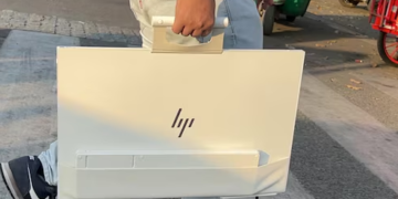 HP Envy Move All-in-One Desktop Review: A Blend of Unique and Mundane